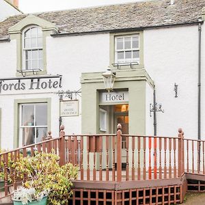 Oyo Clovenfords Hotel